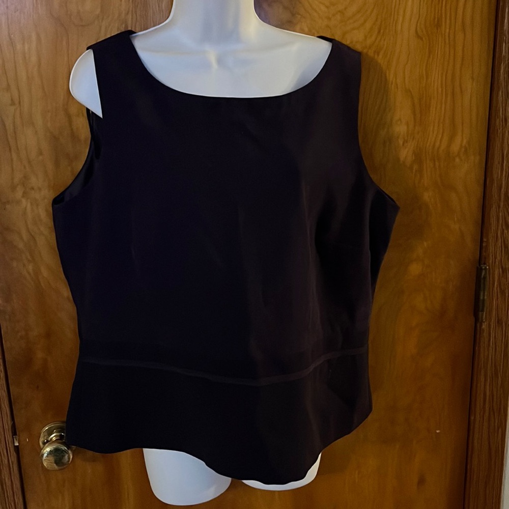 Women's beautiful purple sleeve-less dress shirt.  Fully-lined.  Size 18.